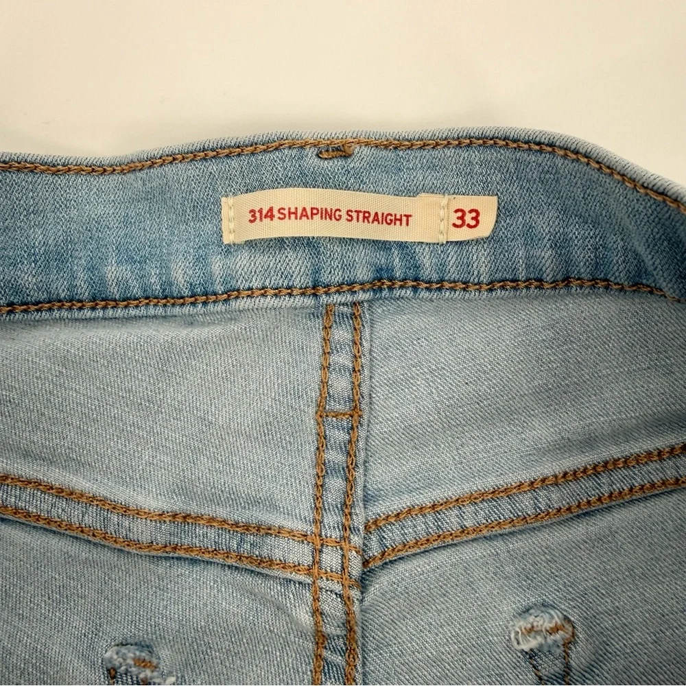 Levi's 314 Light Blue Shaping Straight Women’s Jeans Mid-Rise Size 33x30 - Picture 6 of 12